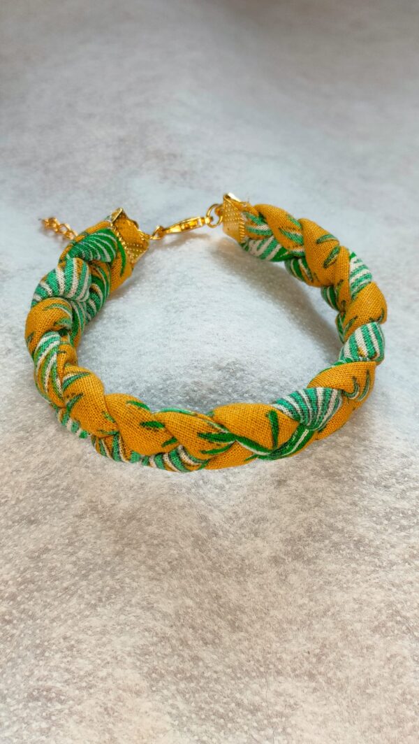 Bracelet en tissu orange